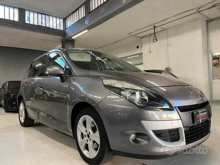 Renault Scenic 2012 photo 3