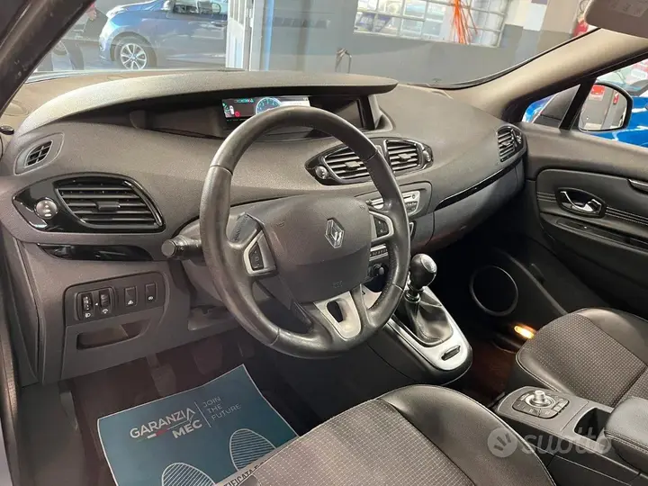 Renault Scenic 2012 photo 5