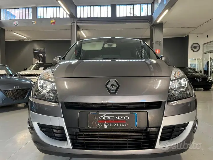 Renault Scenic 2012 photo 2