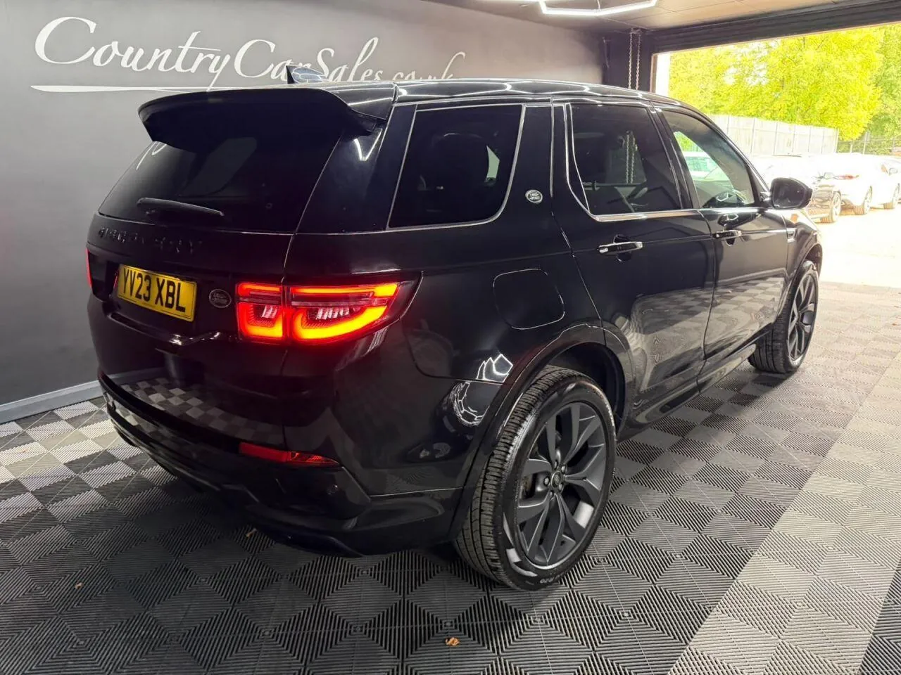 Land Rover Discovery Sport 2023 photo 5