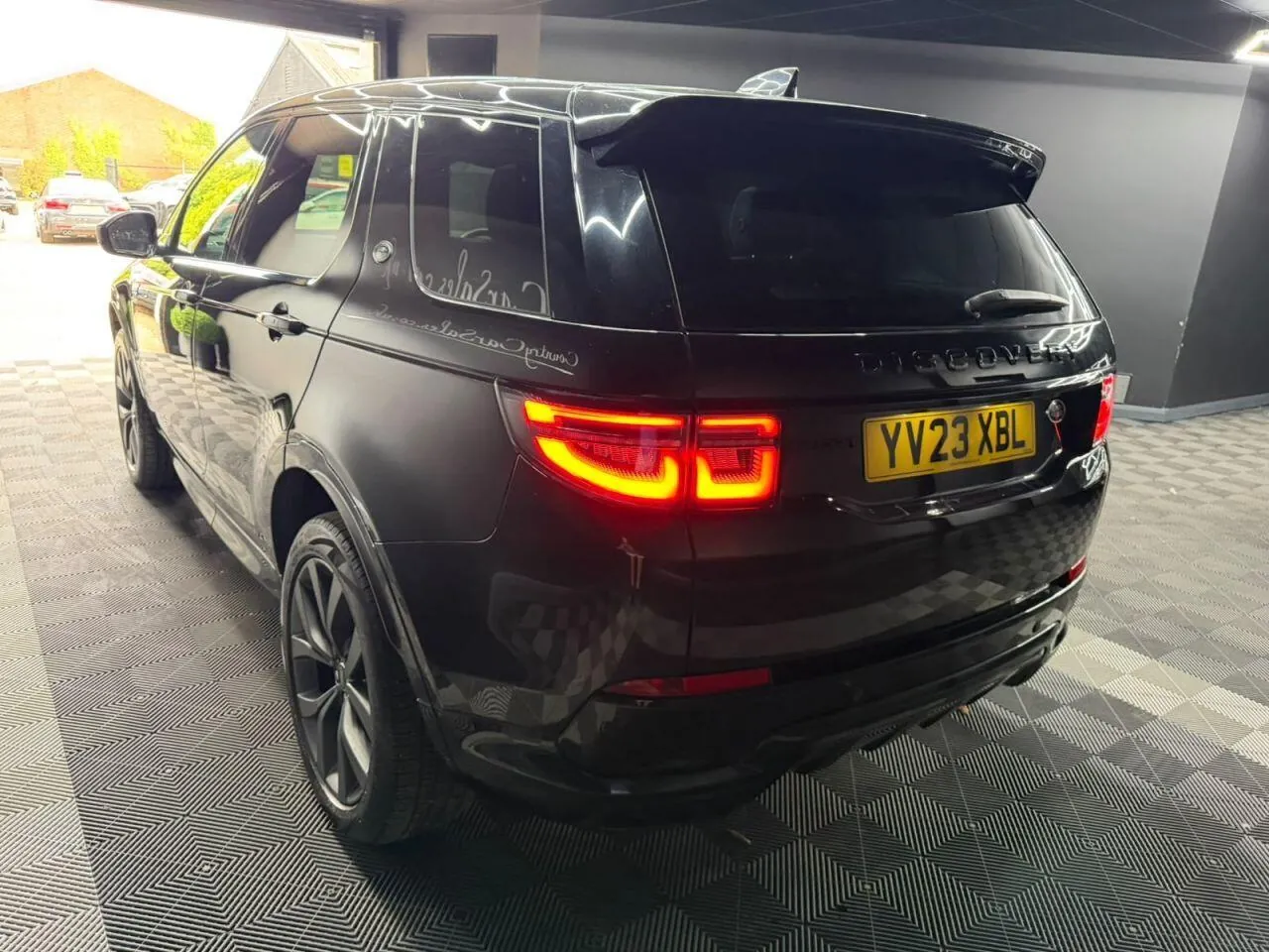Land Rover Discovery Sport 2023 photo 3