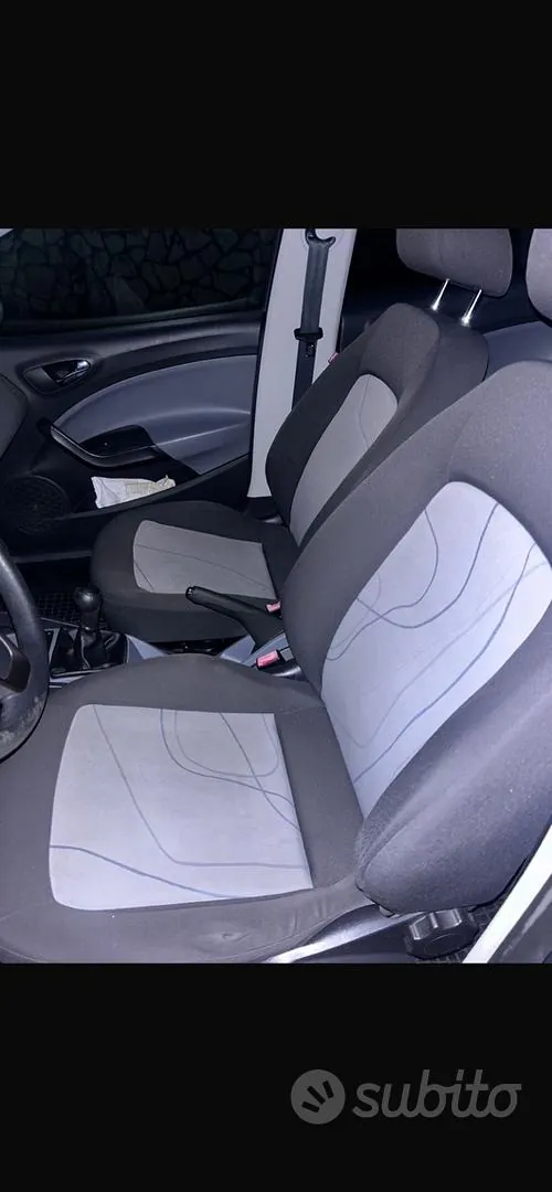 Seat Ibiza 2012 photo 2