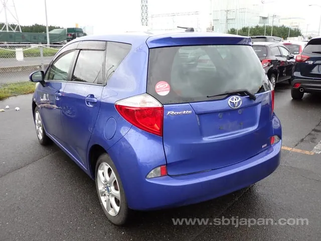 Toyota Ractis 2011 photo 3