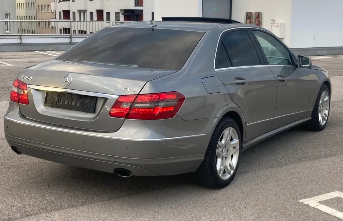Mercedes-Benz Eklasse 2010 photo 3