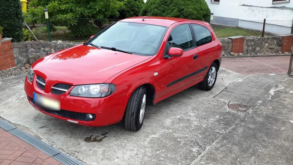Nissan Almera