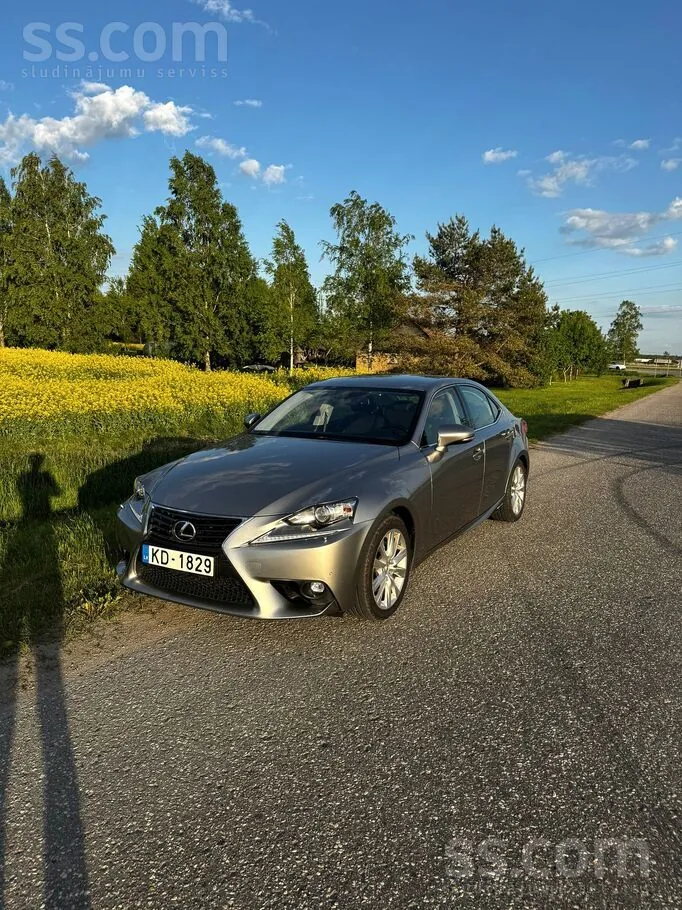 Lexus Is 2015 photo 3