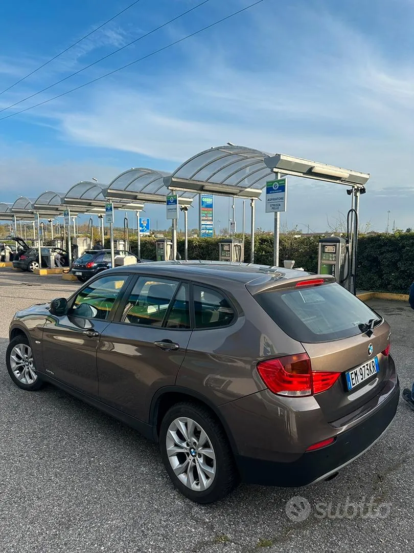 BMW X1 2012 photo 2