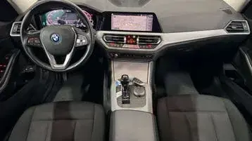 BMW 3 Series 2021 photo 3