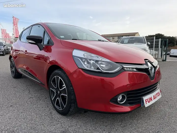 Renault Clio 2015 photo 2
