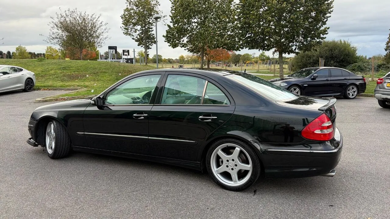 Mercedes-Benz E-Class 2004 photo 4