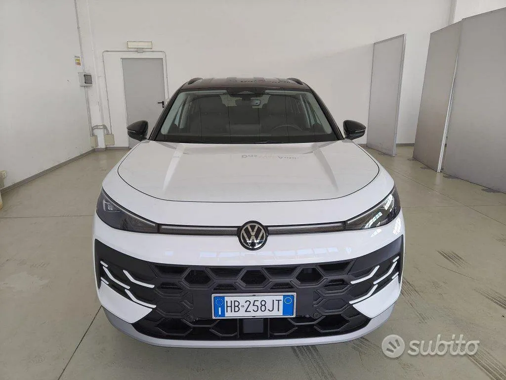 Volkswagen T-Roc 2025 photo 2