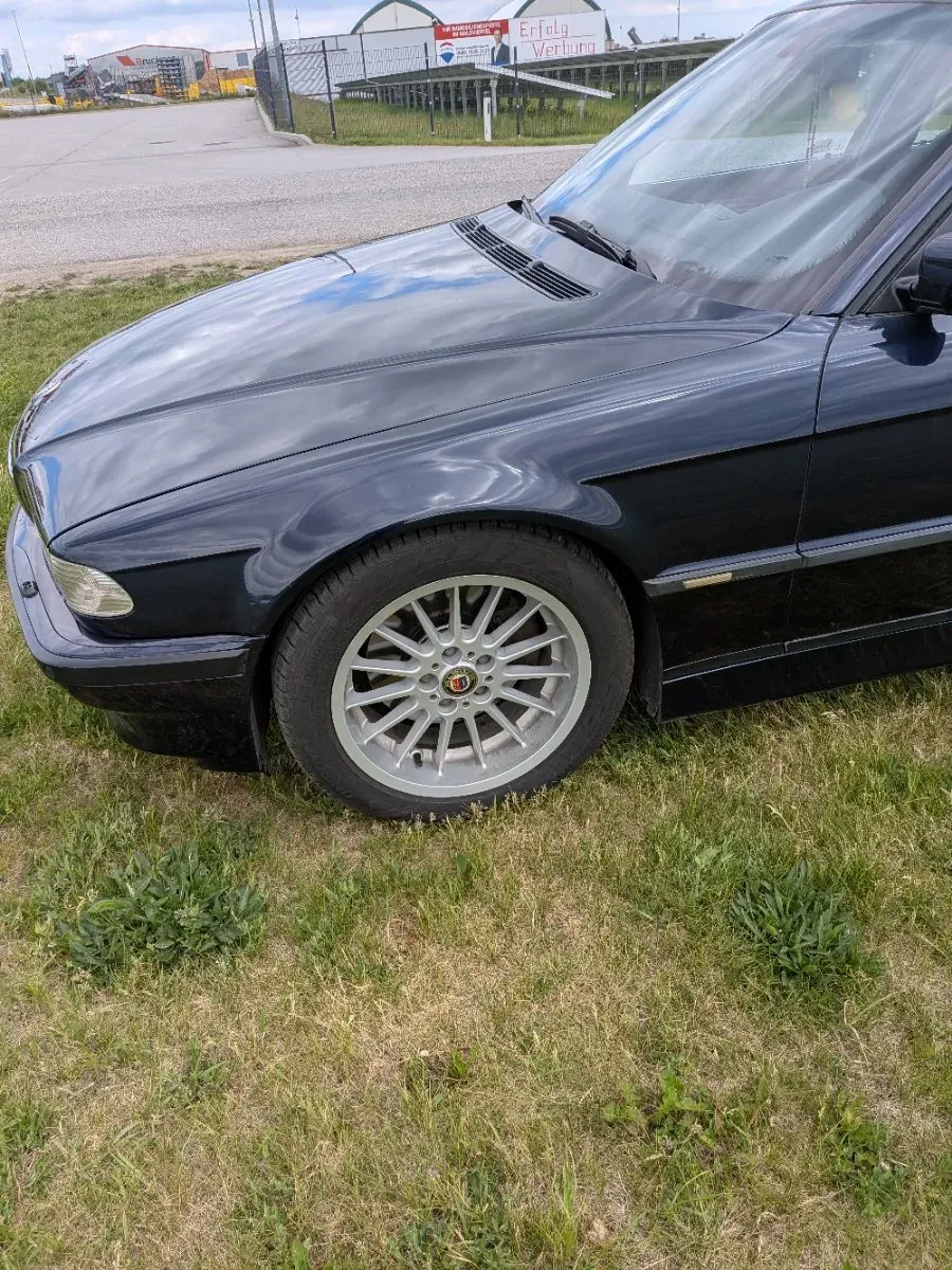 BMW 7 Series 2000 photo 2