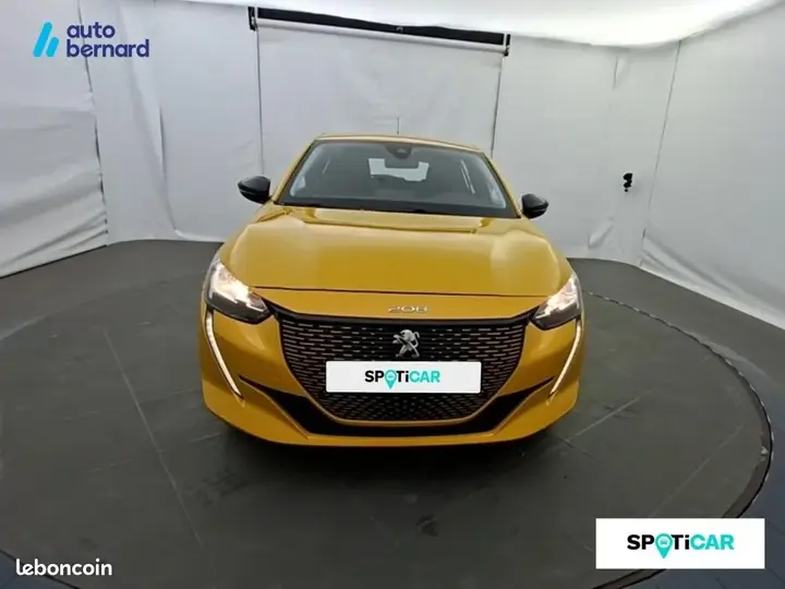 Peugeot 208 2023 photo 3