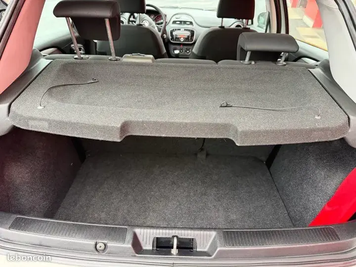 Fiat Grande Punto 2010 photo 5