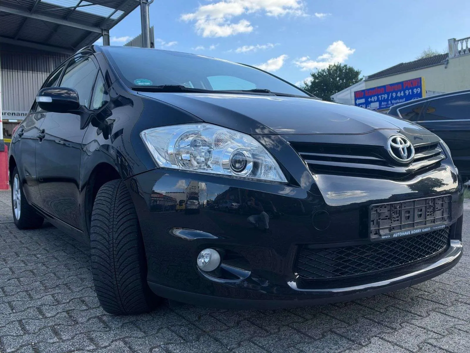 Toyota Auris 2011 photo 3