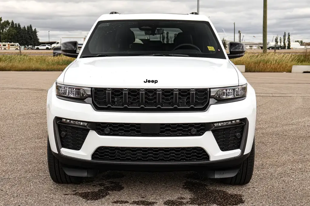 Jeep Grand Cherokee 2026 photo 4