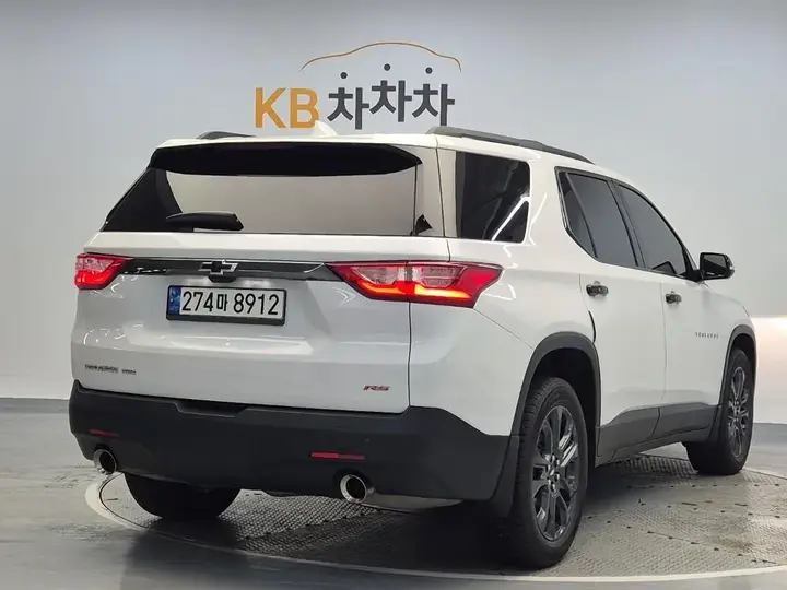 Chevrolet Traverse 2021 photo 3