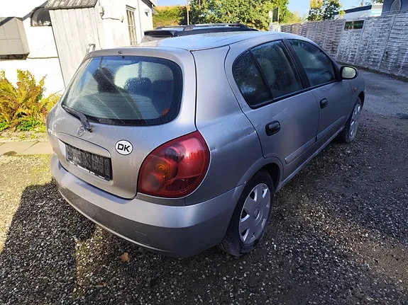 Nissan Almera 2004 photo 2