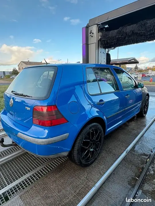 Volkswagen Golf 2000 photo 2