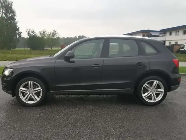 Audi Q5 2009 photo 2