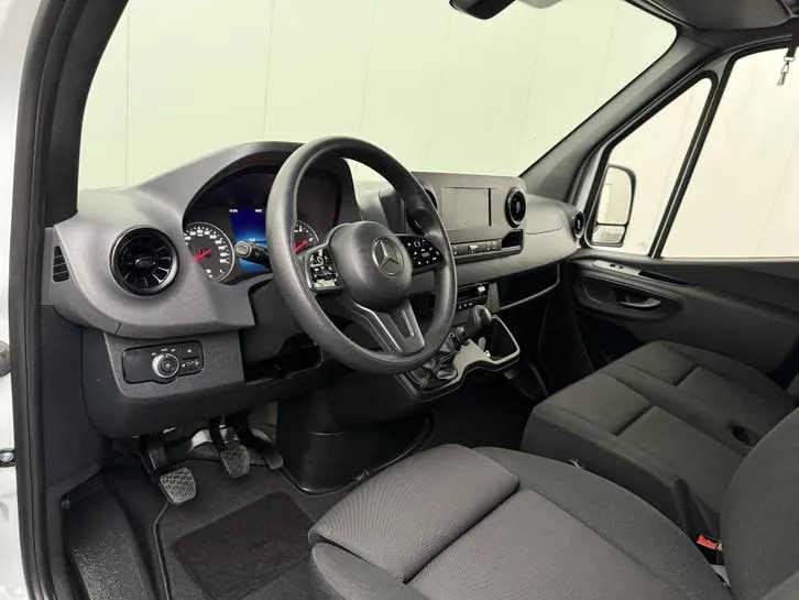 Mercedes-Benz Sprinter 2024 photo 3