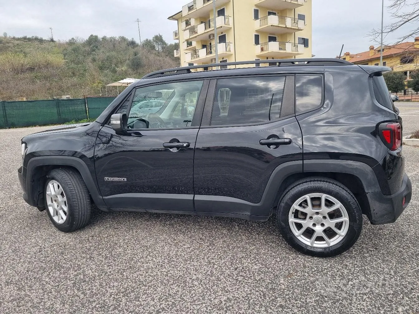 Jeep Renegade 2021 photo 2