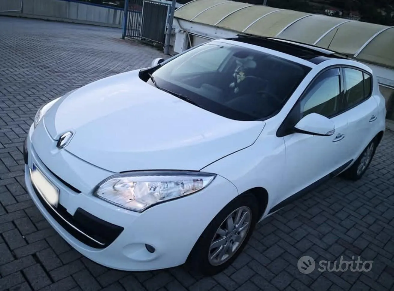Renault Megane 2010 photo 3