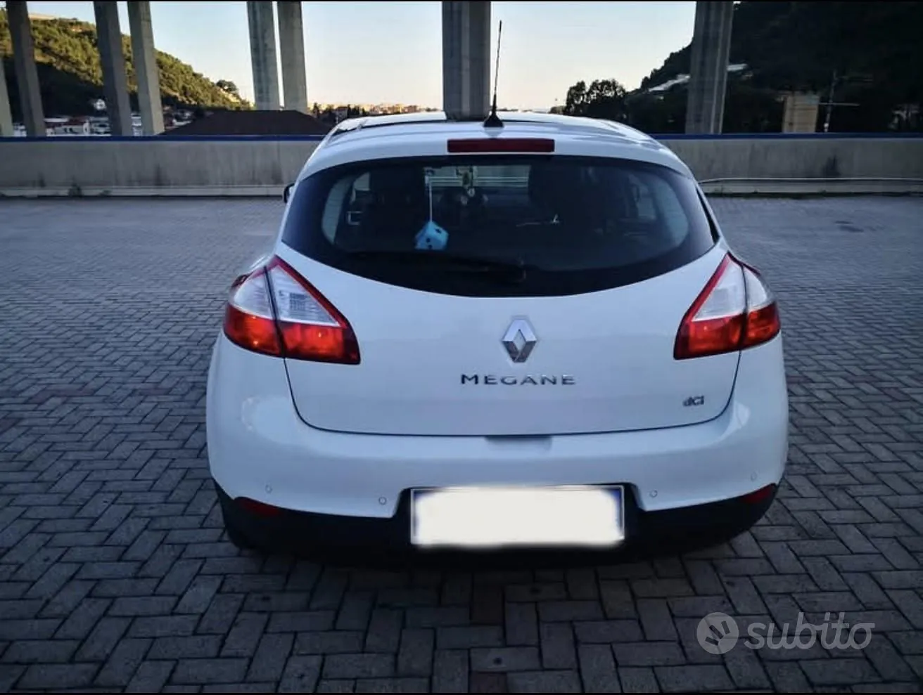 Renault Megane 2010 photo 2