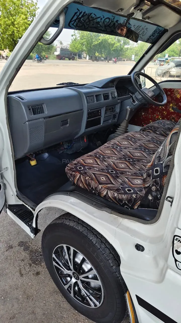 Mitsubishi L300