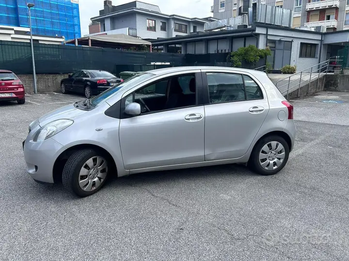 Toyota Yaris 2007 photo 4