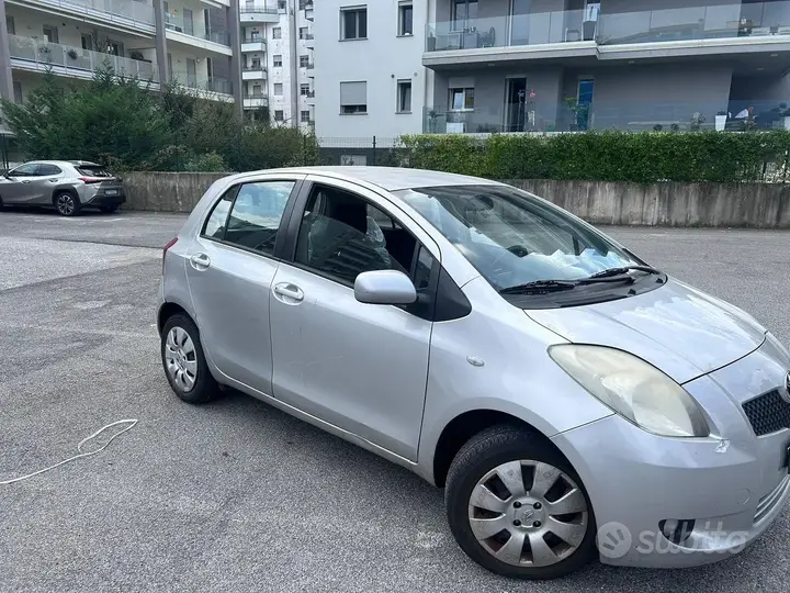 Toyota Yaris 2007 photo 3