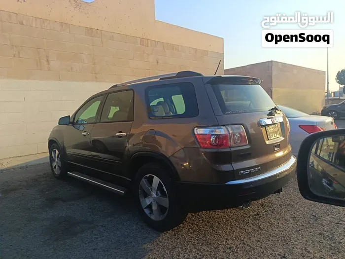 GMC Acadia 2010 photo 3
