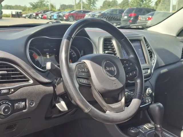 Jeep Cherokee 2019 photo 2
