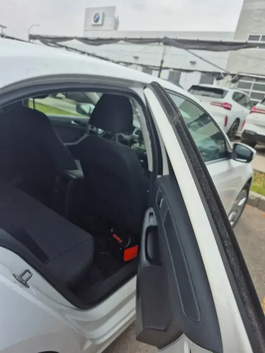 Volkswagen Jetta 2012 photo 3