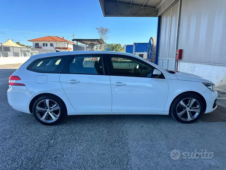 Peugeot 308 2020 photo 5