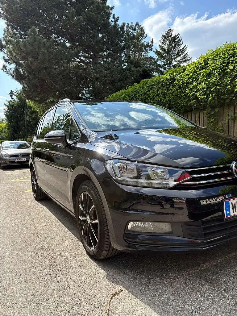 Volkswagen Touran 2018 photo 2