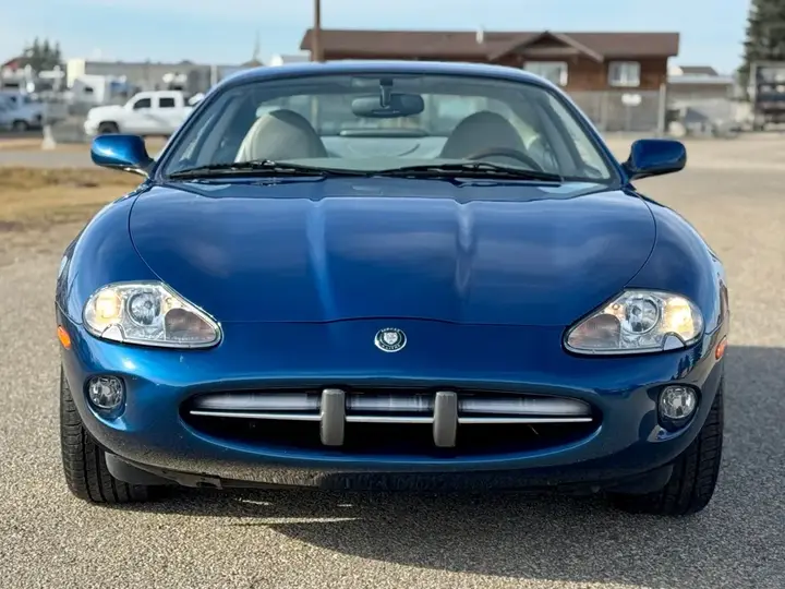 Jaguar Xk8 1997 photo 2