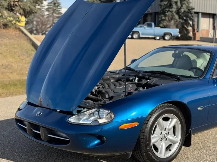Jaguar Xk8 1997 photo 4