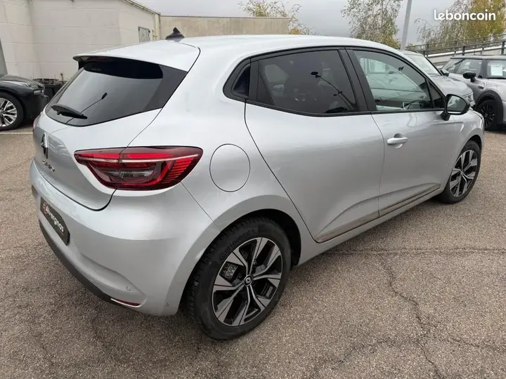 Renault Clio 2023 photo 4
