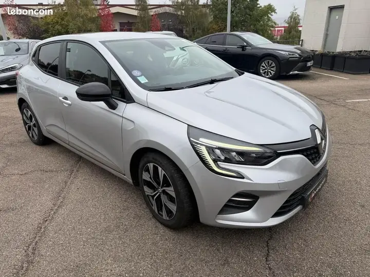 Renault Clio 2023 photo 3