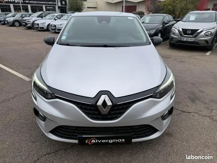 Renault Clio 2023 photo 2