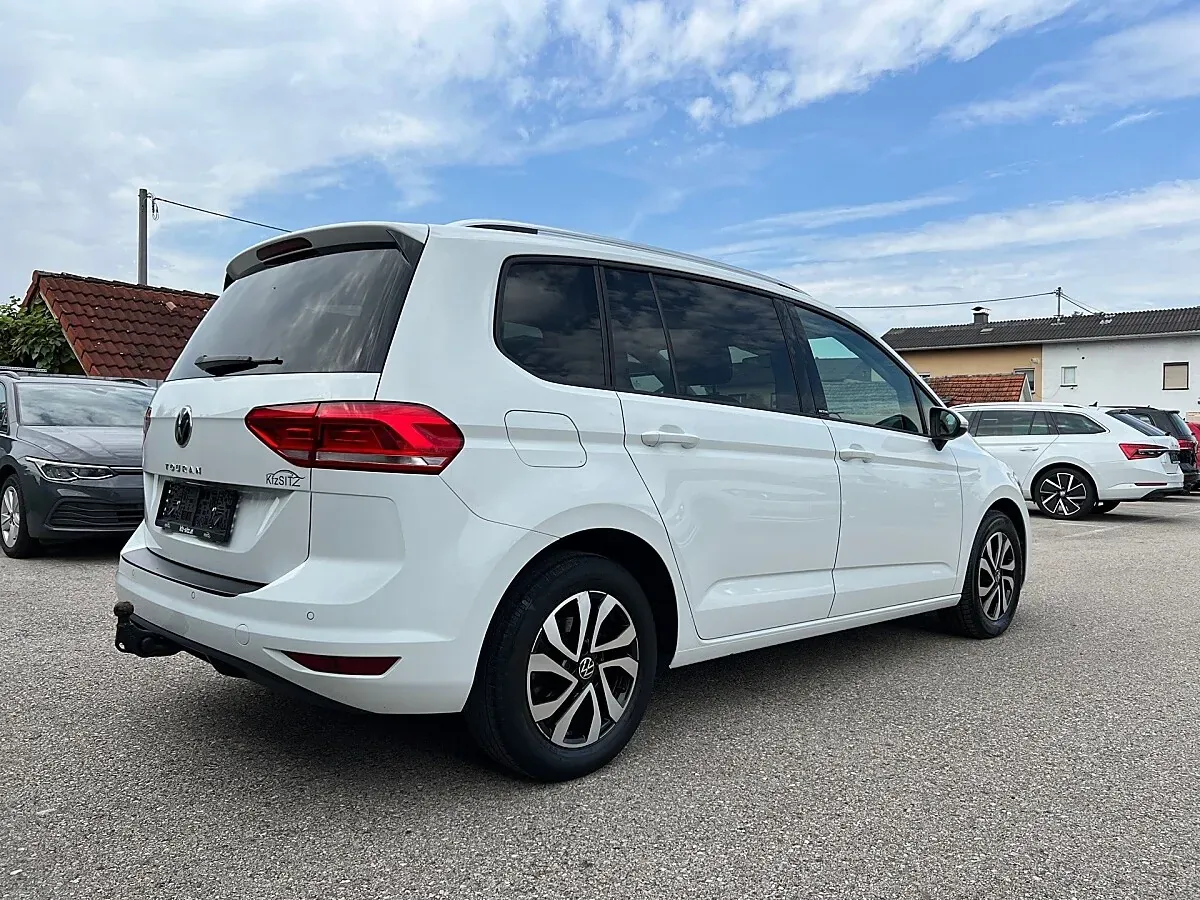 Volkswagen Touran 2022 photo 3