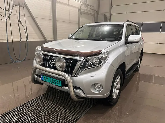 Toyota Land Cruiser 2016 photo 2