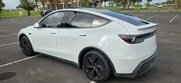 Tesla Model Y 2025 photo 2