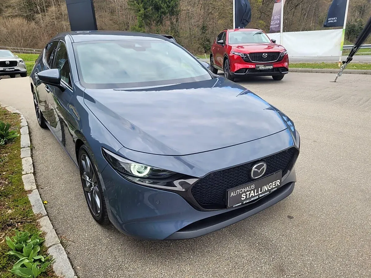 Mazda Mazda3 2019 photo 3