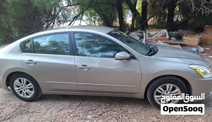 Nissan Altima 2012 photo 2