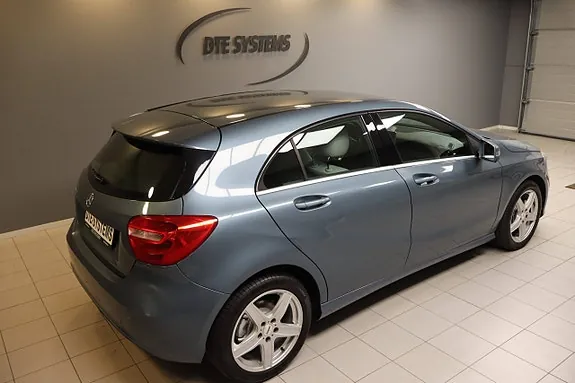 Mercedes-Benz A180 2013 photo 2