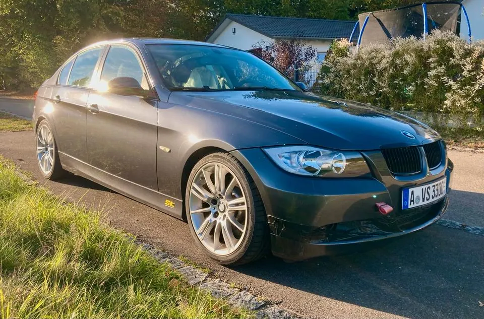 BMW 330I