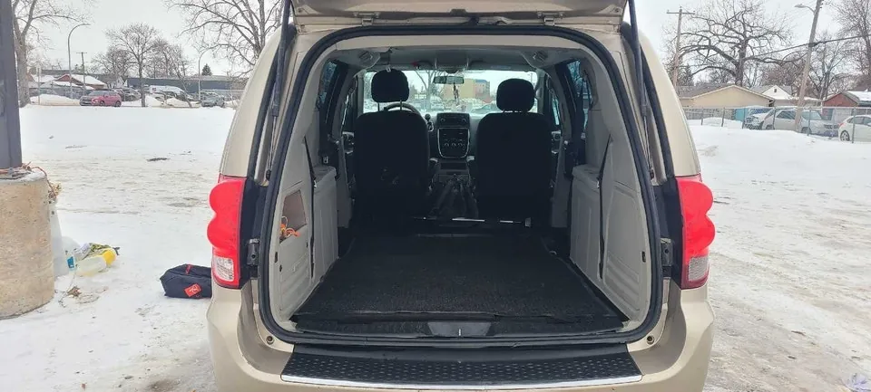Dodge Grand Caravan 2016 photo 2