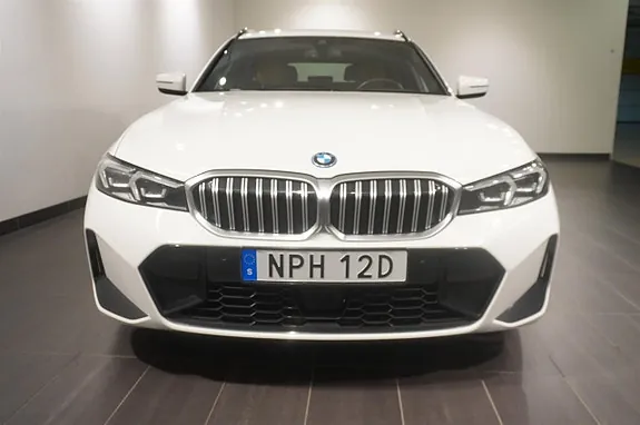 BMW 330E 2025 photo 2